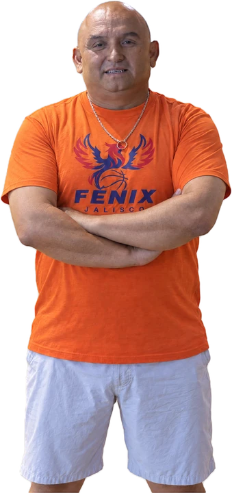 Coach Jorge Aguillón de brazos cruzados